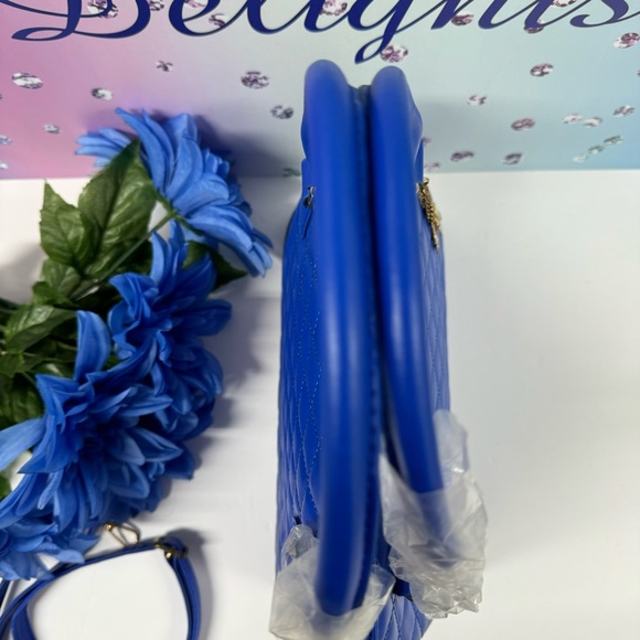 💙SALE QUILTED DOME SATCHEL WITH STRAP - Picture 5 of 11